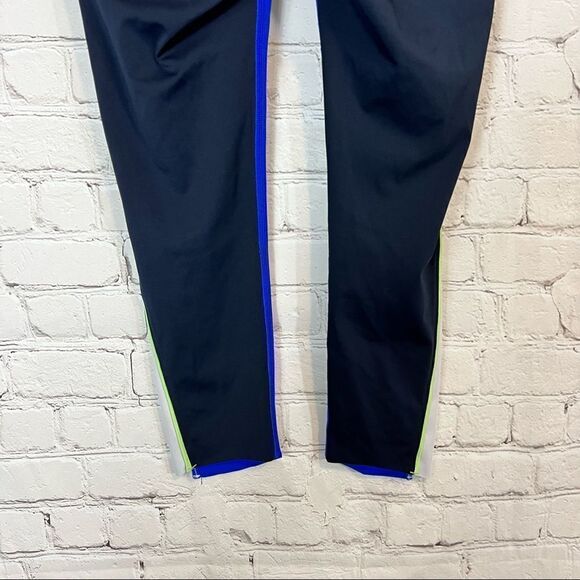 ATHLETA Womens Velocity Colorblock Stash Pocket Capri size small - Picture 8 of 12
